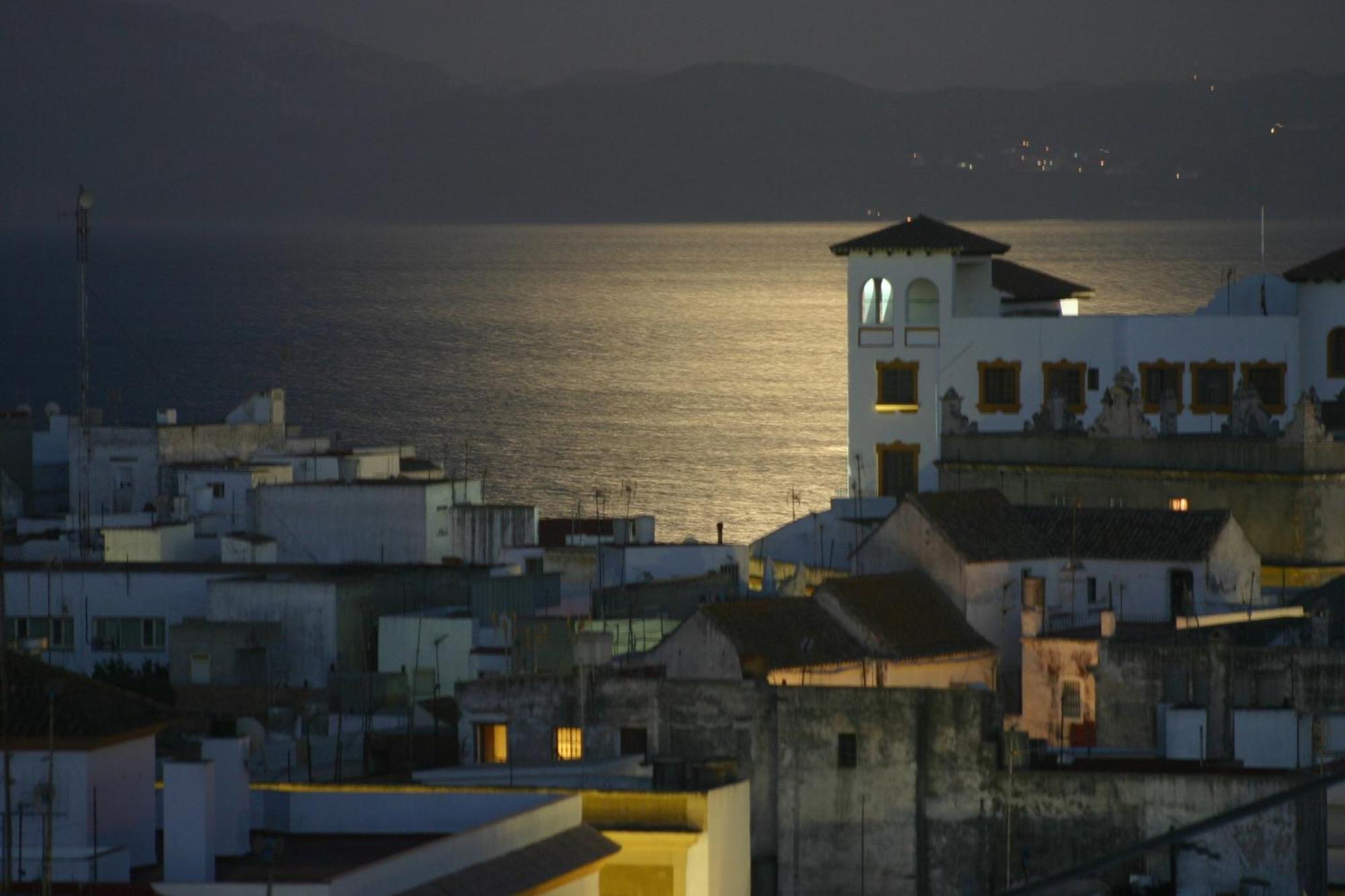 El Asturiano Hotel Tarifa Bagian luar foto