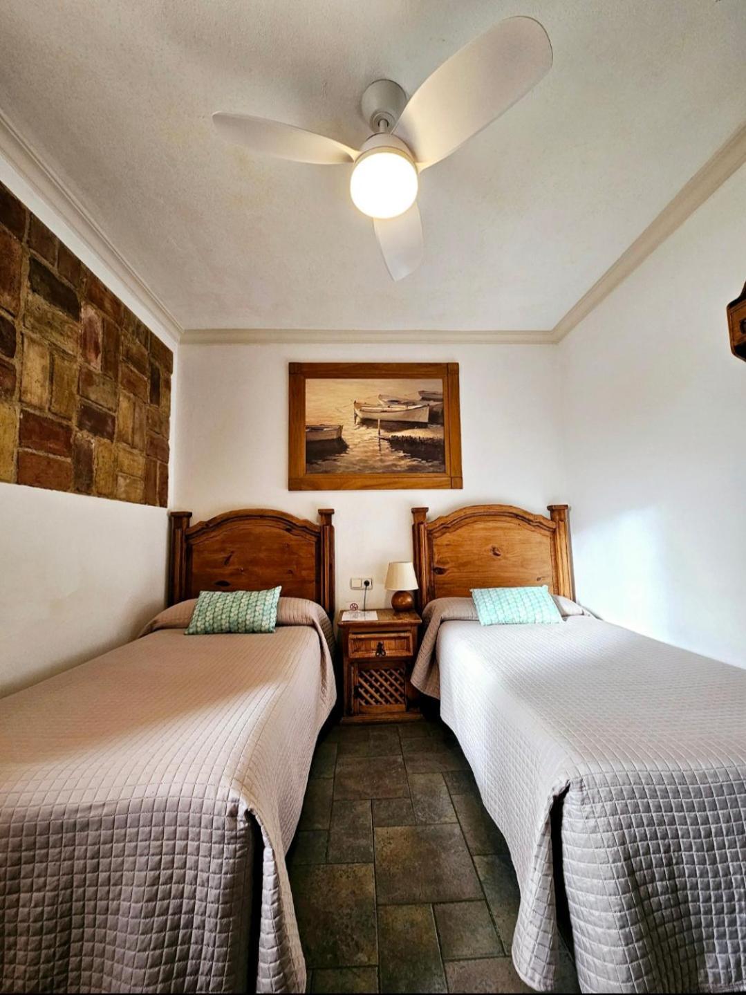 El Asturiano Hotel Tarifa Bagian luar foto