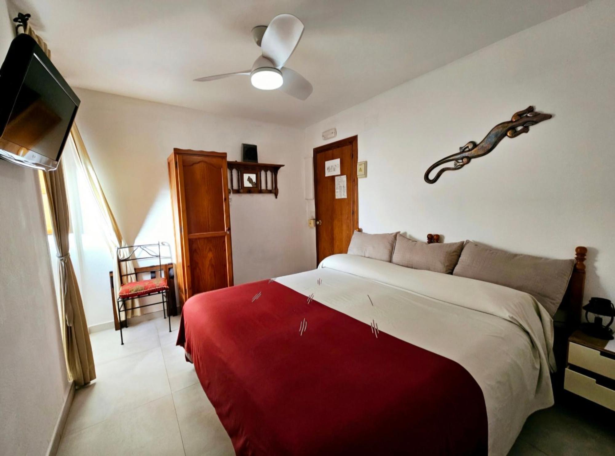 El Asturiano Hotel Tarifa Bagian luar foto
